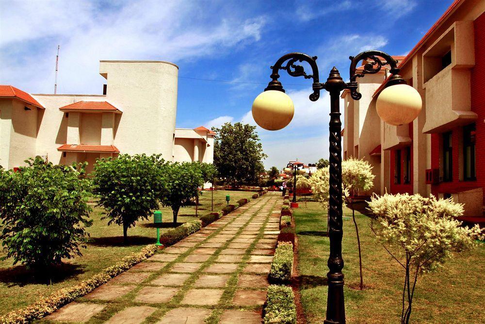 فندق Rishīkeshفي  Naturoville Ayurvedic And Yoga Retreat المظهر الخارجي الصورة