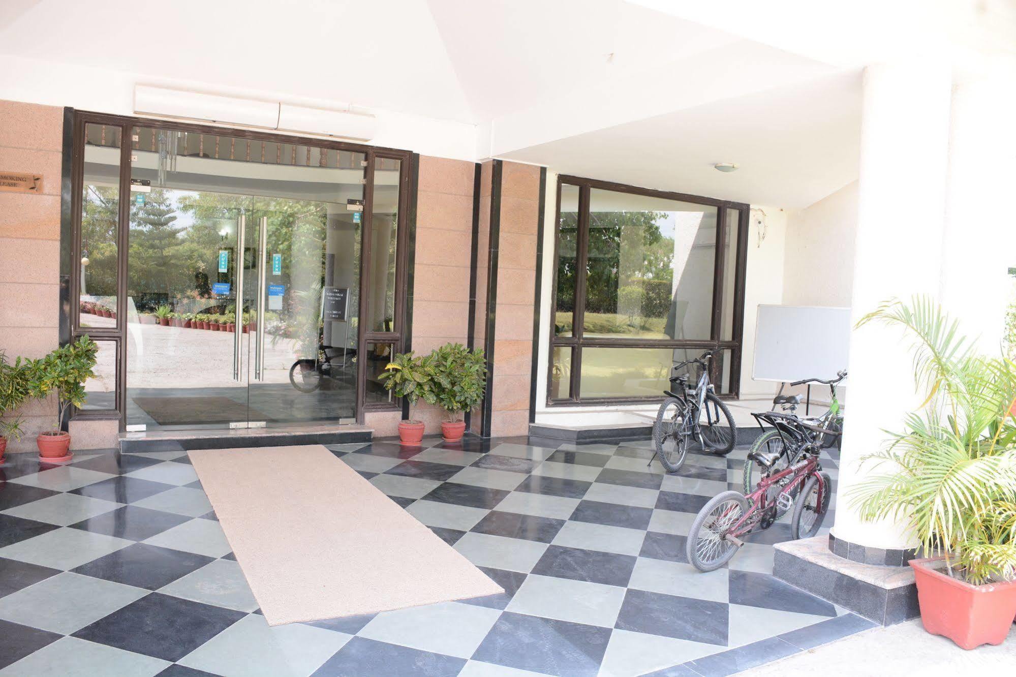 فندق Rishīkeshفي  Naturoville Ayurvedic And Yoga Retreat المظهر الخارجي الصورة
