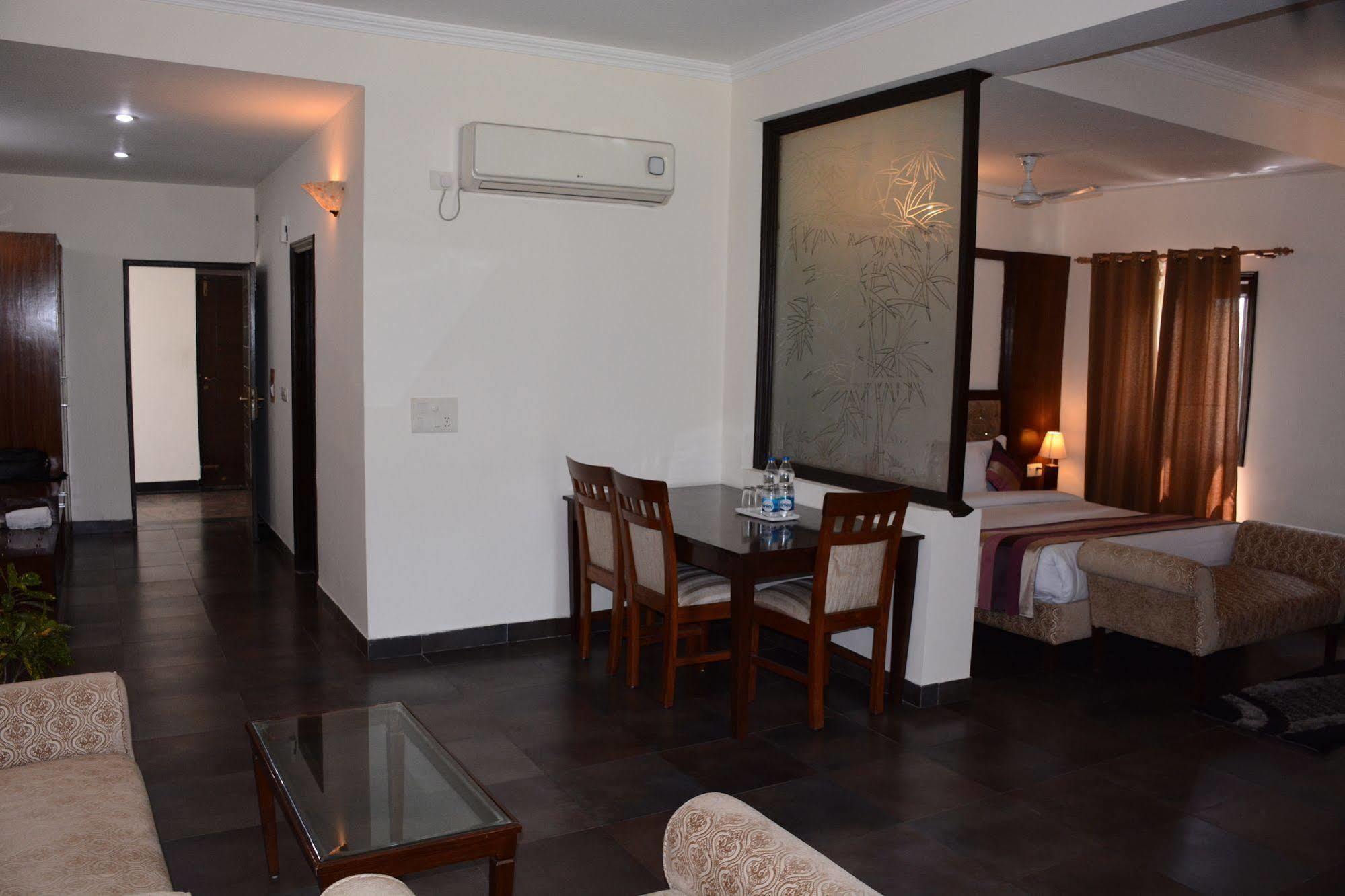 فندق Rishīkeshفي  Naturoville Ayurvedic And Yoga Retreat المظهر الخارجي الصورة