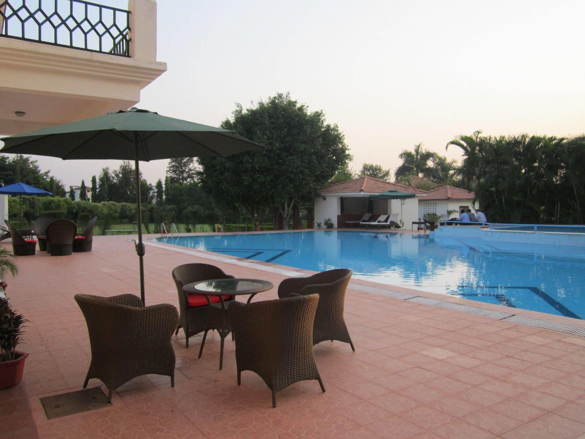 فندق Rishīkeshفي  Naturoville Ayurvedic And Yoga Retreat المظهر الخارجي الصورة